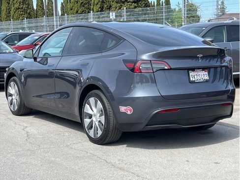 Used 2023 Tesla Model Y 2WD image 7