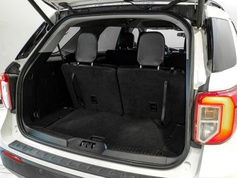 Used 2020 Ford Explorer XLT w/ Equipment Group 202A AWD/4WD image 58