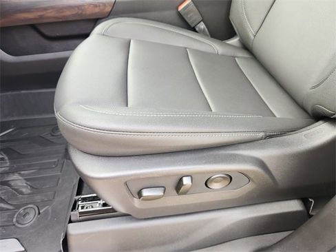 New 2026 GMC Sierra 2500 SLT w/ Texas SLT Premium Package image 17