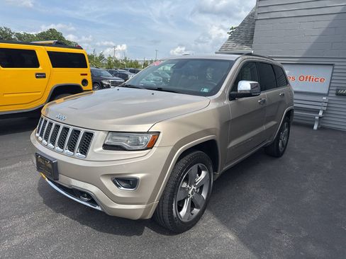 Used 2014 Jeep Grand Cherokee Overland w/ Advanced Technology Group AWD/4WD image 3