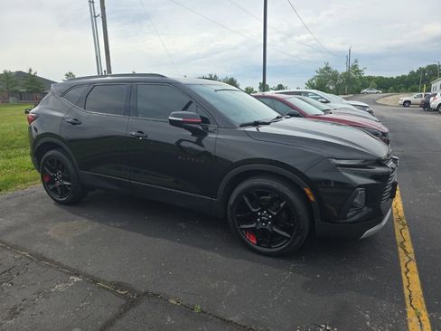 Used 2020 Chevrolet Blazer LT w/ Redline Edition FWD image 2