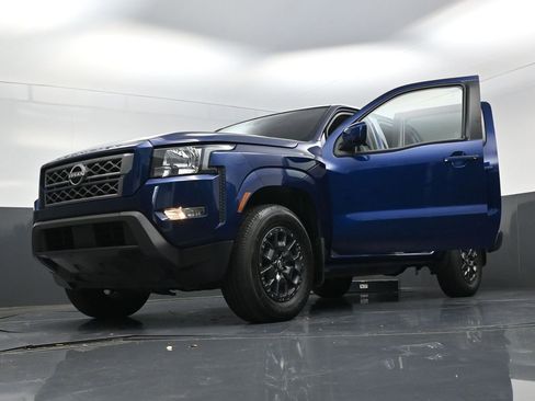 Used 2022 Nissan Frontier SV image 28