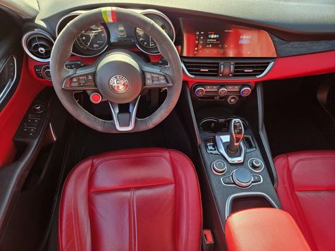 Used 2021 Alfa Romeo Giulia Sprint w/ Nero Edizione image 12