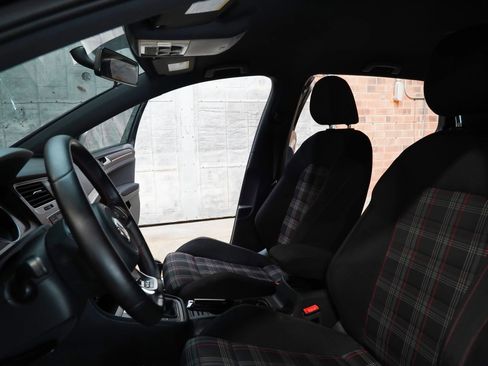 Used 2017 Volkswagen GTI S FWD image 29