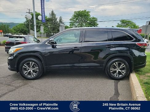 Used 2016 Toyota Highlander XLE AWD/4WD image 25