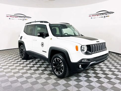 Used 2023 Jeep Renegade Latitude AWD/4WD image 1