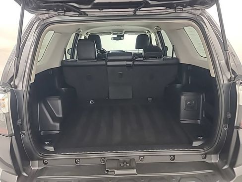 Used 2020 Toyota 4Runner SR5 Premium AWD/4WD image 17