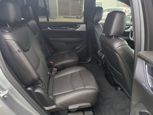 Used 2025 Cadillac XT6 Premium Luxury image 30
