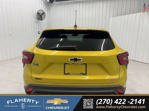 Used 2024 Chevrolet Trax RS image 4