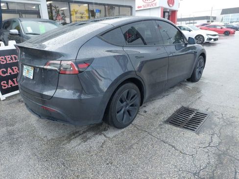 Used 2025 Tesla Model Y Long Range image 4