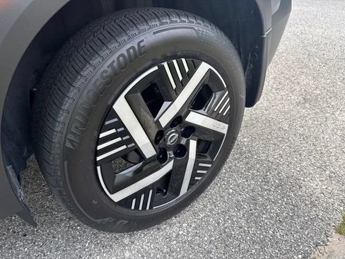 Used 2025 Nissan Kicks SV FWD image 16