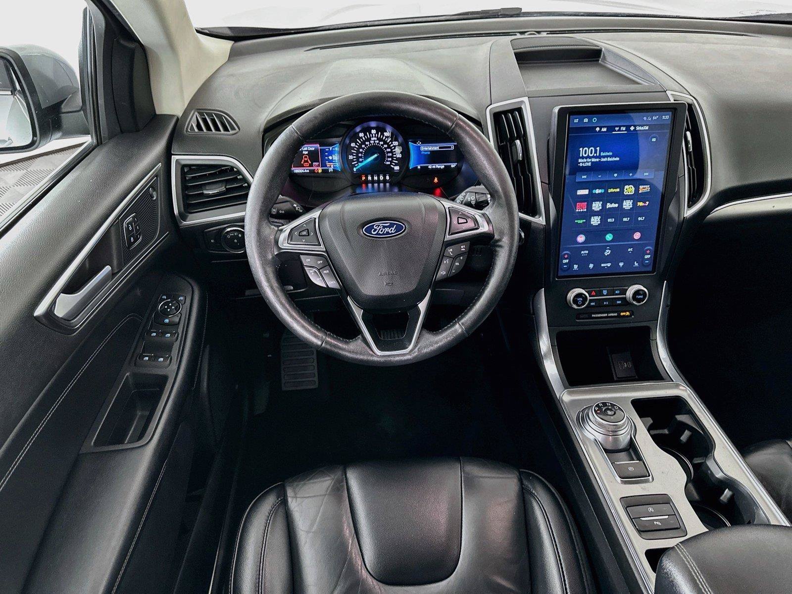 Used 2022 Ford Edge Titanium AWD/4WD image 2