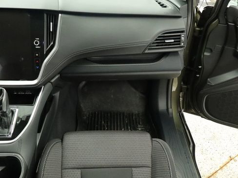 Used 2025 Subaru Outback Premium image 32