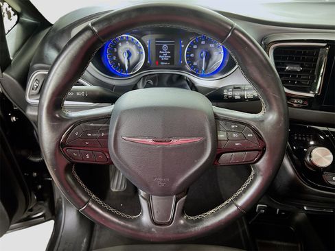 Used 2018 Chrysler Pacifica Touring Plus w/ S Appearance Package image 13