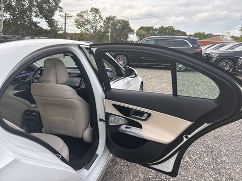 Used 2025 Mercedes-Benz E 350 E 350 image 13