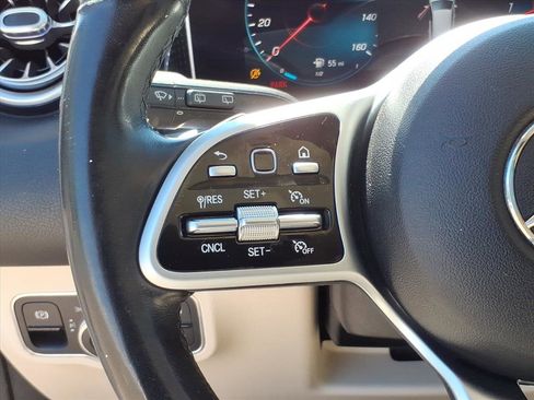 Used 2020 Mercedes-Benz GLB 250 4MATIC image 22