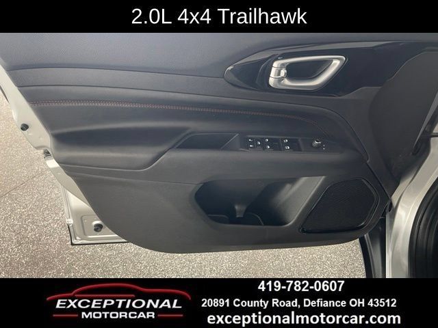 Used 2025 Jeep Compass Trailhawk AWD/4WD image 34