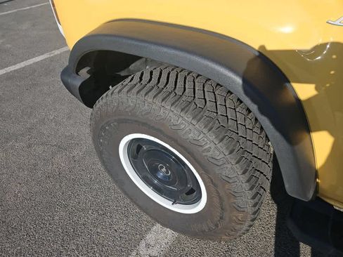 Used 2024 Ford Bronco Heritage Edition AWD/4WD image 3