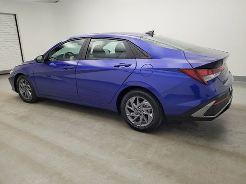Used 2024 Hyundai Elantra SEL image 3