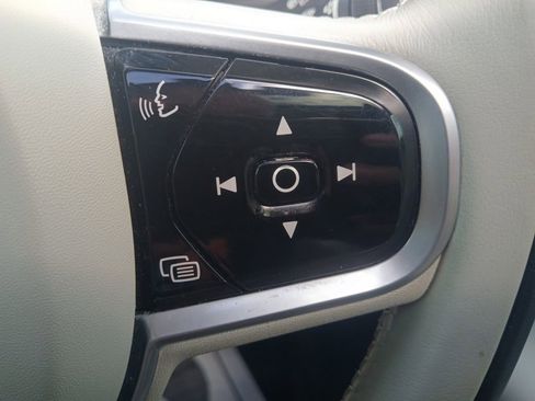 Used 2019 Volvo XC90 T5 Momentum w/ Advanced Package image 23