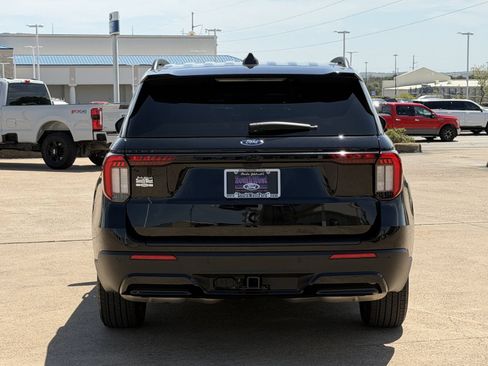 Used 2025 Ford Explorer ST-Line RWD image 5