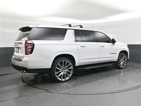 Used 2021 Chevrolet Suburban Premier w/ Premium Package image 4