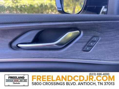 New 2025 Jeep Grand Cherokee Limited w/ Luxury Tech Group II image 15