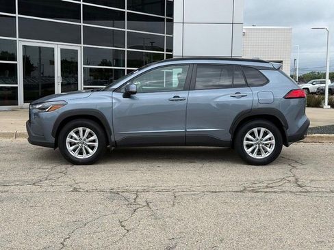 Used 2023 Toyota Corolla Cross LE AWD/4WD image 6