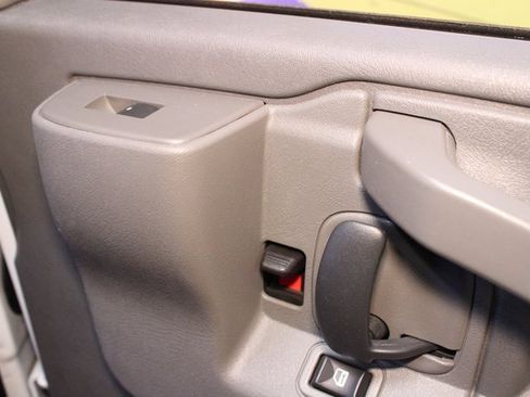 Used 2023 GMC Savana 2500 Extended image 8