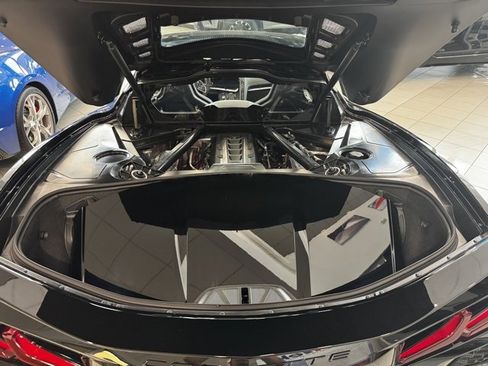 Used 2025 Chevrolet Corvette Stingray image 33