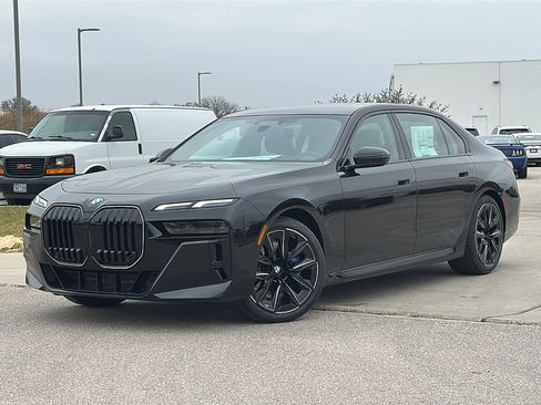 New 2026 BMW 740i image 2