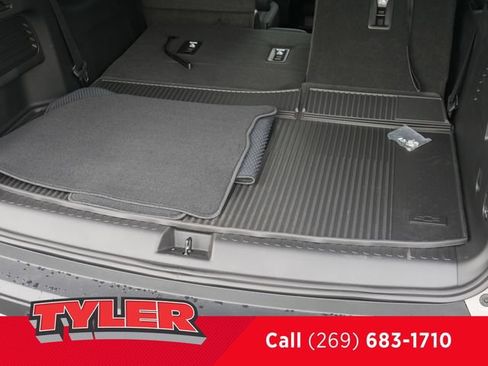 New 2026 Chevrolet Traverse Z71 w/ Enhanced Driving Package AWD/4WD image 19