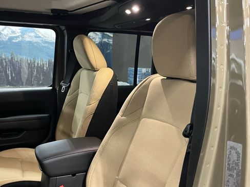 New 2026 Jeep Gladiator Willys AWD/4WD image 19