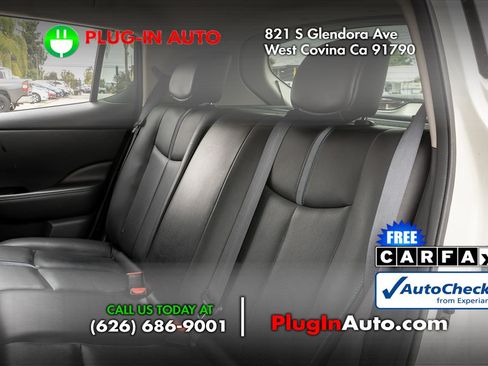 Used 2018 Nissan Leaf SL w/ SL Technology Package FWD image 9