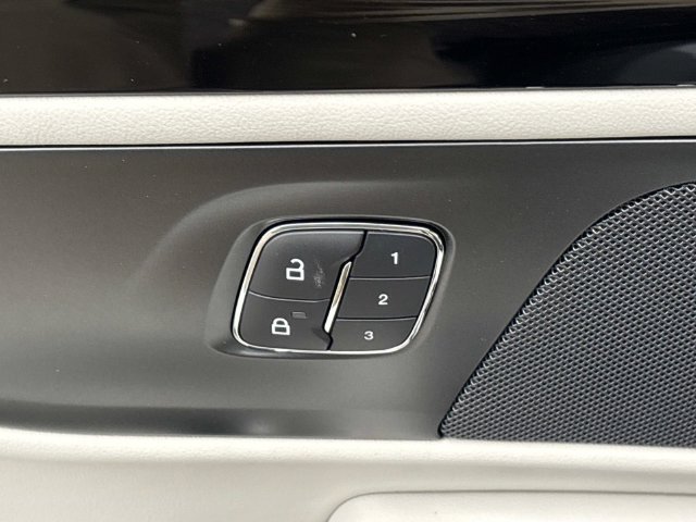 New 2026 Lincoln Nautilus Premier w/ Jet Appearance Package AWD/4WD image 21