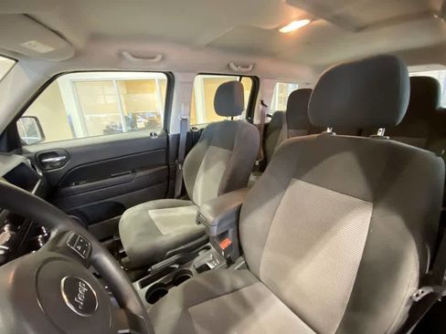 Used 2017 Jeep Patriot Sport w/ Power Value Group image 13