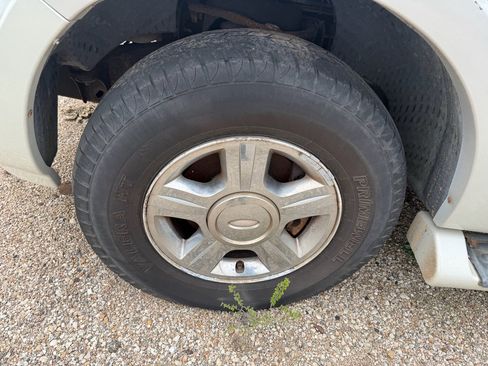 Used 2006 Ford Expedition Limited image 9