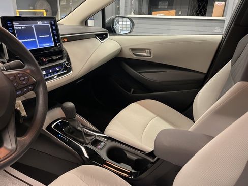 Used 2020 Toyota Corolla LE image 13