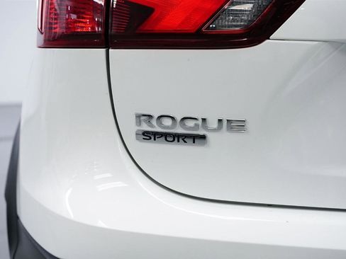 Used 2019 Nissan Rogue Sport S image 6