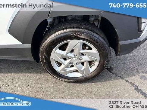 Certified 2025 Hyundai Kona SE AWD/4WD image 24