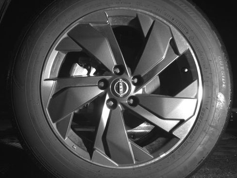 Used 2025 Nissan Rogue SV FWD image 12