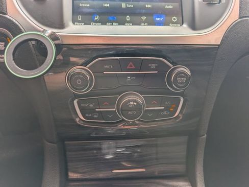 Used 2021 Chrysler 300 Touring w/ Sport Appearance Package RWD image 17