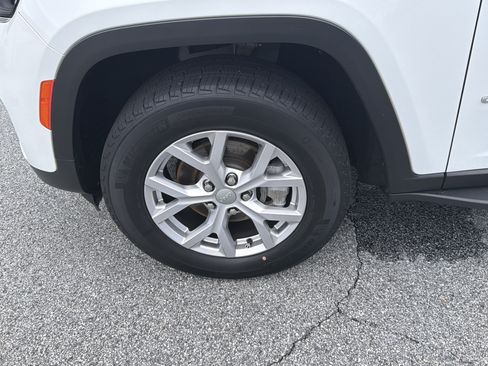 Used 2022 Jeep Grand Cherokee Limited RWD image 13