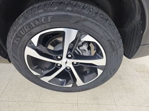 Used 2024 Chevrolet Trax RS FWD image 22