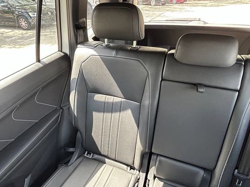 Certified 2023 Volkswagen Tiguan SE R-Line FWD image 12