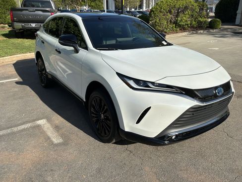 Used 2024 Toyota Venza Nightshade image 2