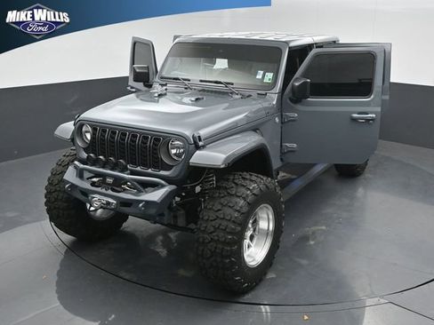 Used 2025 Jeep Gladiator Overland AWD/4WD image 26