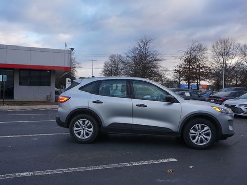 Used 2021 Ford Escape S image 3
