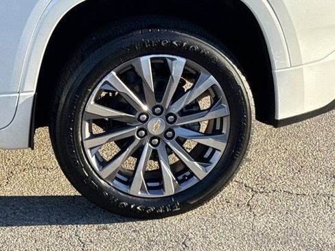 Used 2023 Chevrolet Traverse Premier AWD/4WD image 5