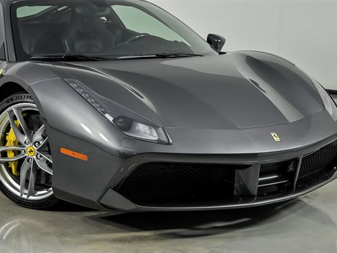 Used 2016 Ferrari 488 GTB RWD image 2